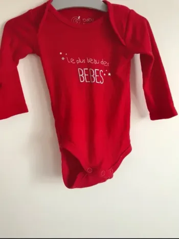 Body 3 mois manches longues neuf Jamais porté juste lavé