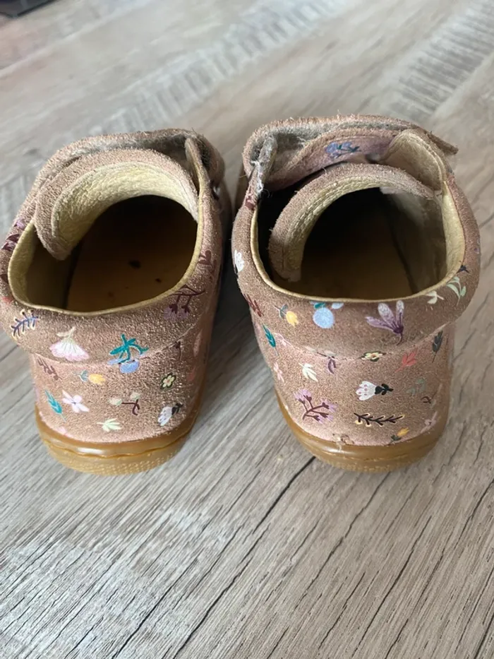 Chaussures bébé Naturino taille 20 – nubuck fleuri à scratch - photo numéro 6