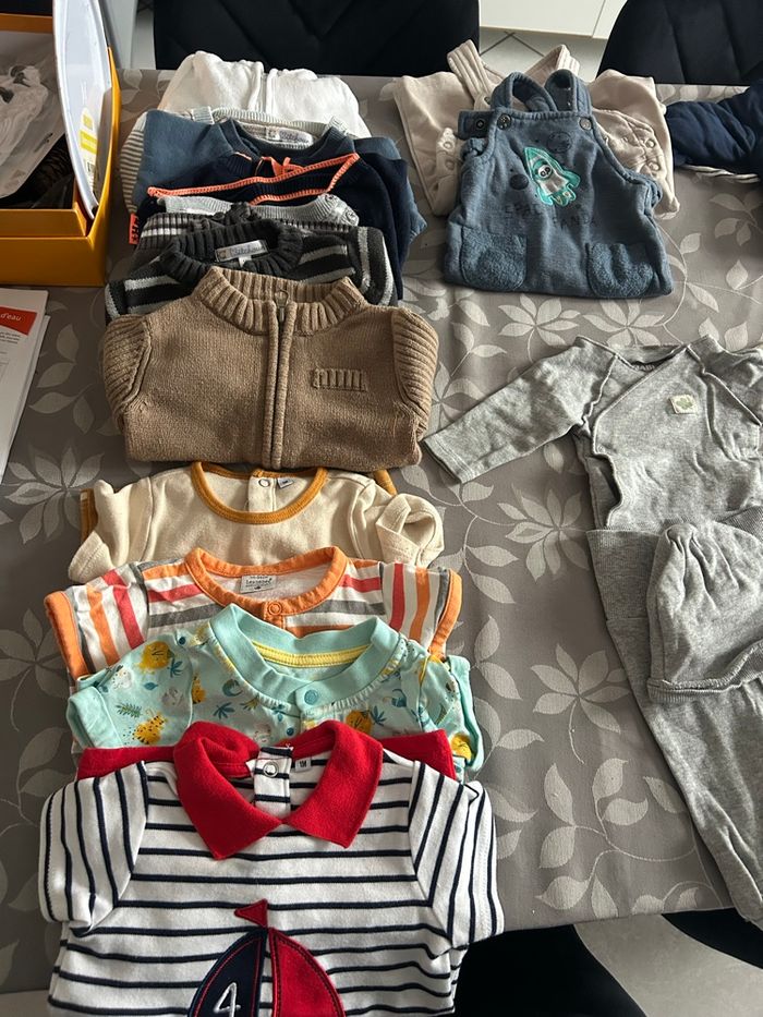 Vêtement 1 mois - photo numéro 2