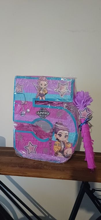 Pinatas anniversaire kpop 5ans 