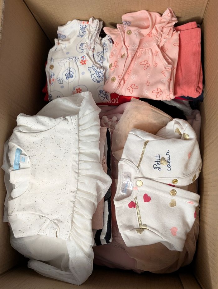 Lots vêtements bébé fille 0/3 mois - photo numéro 1