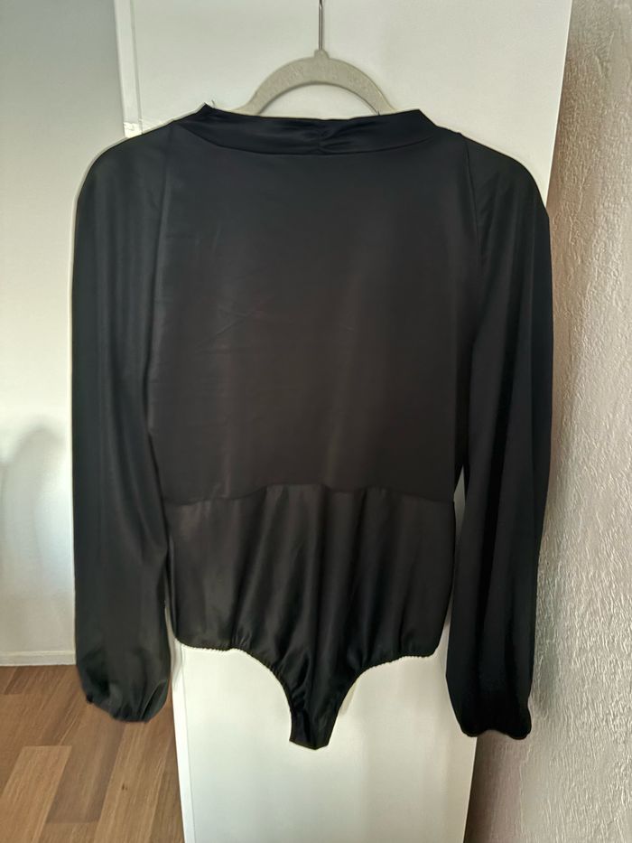 body décolleté - photo numéro 4