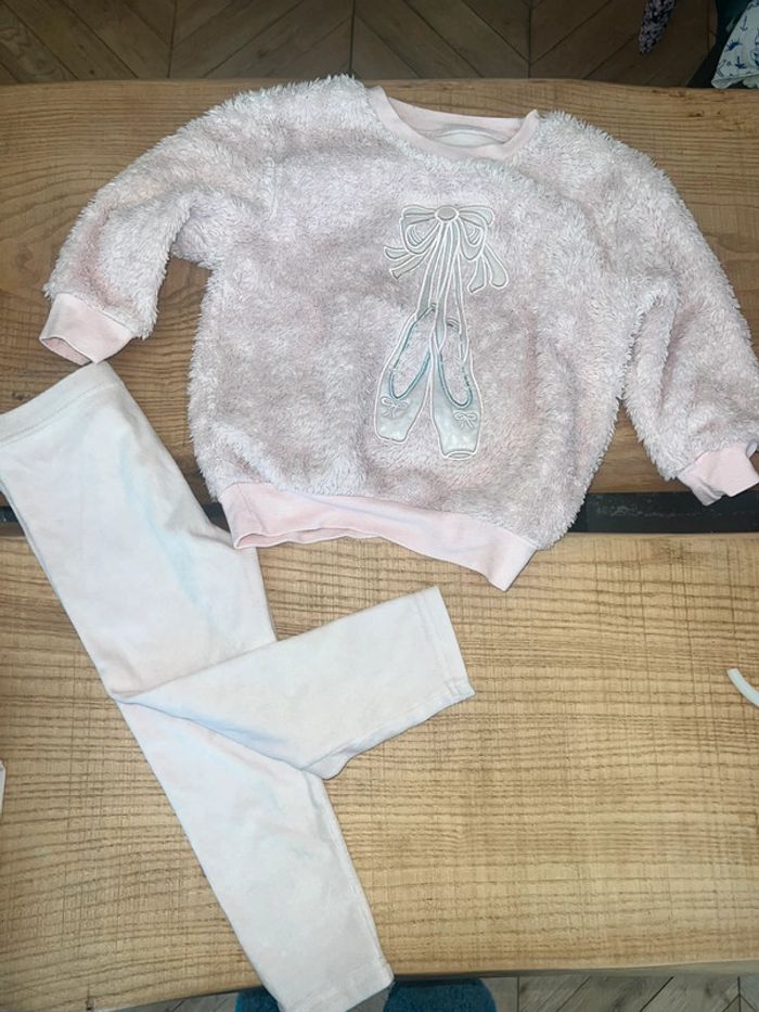 Pyjama Primark 3-4 ans 3 4 bien chaud pour l’hiver pilou tout doux