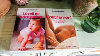 Lot livres allaitement et éveil bébé quasiment neufs