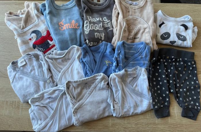 Lot vêtements bébé