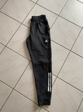 Adidas Jogger 13/14 ans (XS/S homme) Style clean, confort max, état NEUF