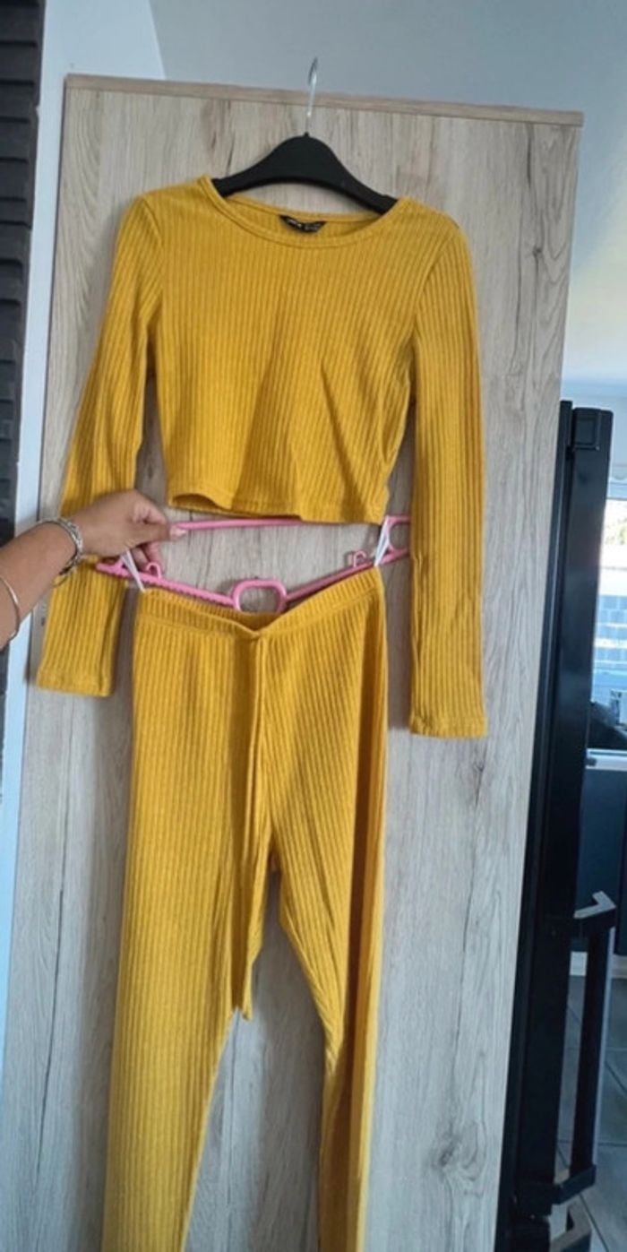 Ensemble jaune moutarde - photo numéro 3