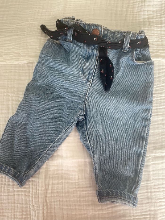 Jean mom bébé 9 mois