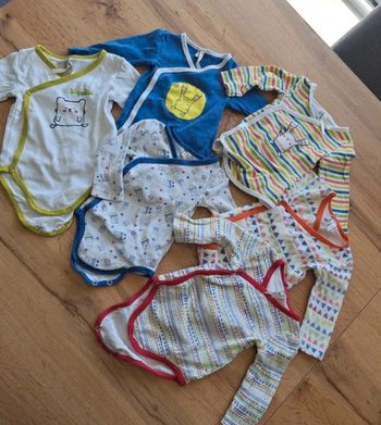 Lot 6 bodies bébé 1 mois Orchestra 
