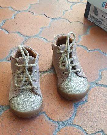 Chaussures pailletée GBB 19