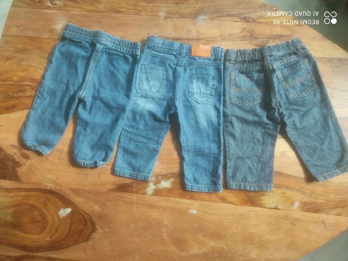 Lot 3 jeans 12 mois - photo numéro 2