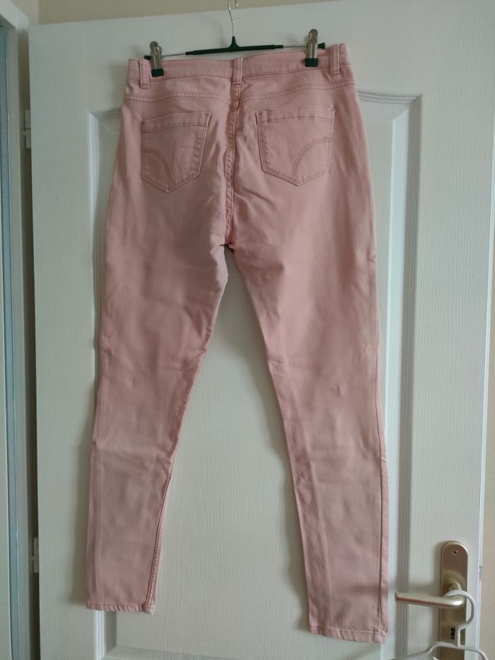 Jeans femme taille 40 en bon état - photo numéro 2