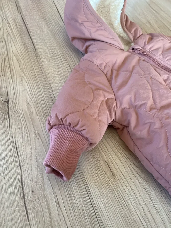 Combinaison neuve rose molletonné pâle fille hiver capuche 1 mois kiabi - photo numéro 2