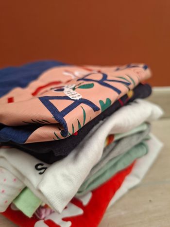 Lot de tee-shirt et débardeurs fille 8 ans