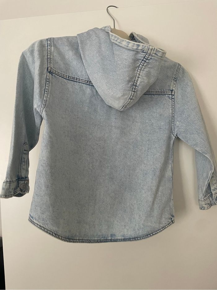 Veste jeans Zara 4/5 ans 11O cm - photo numéro 4