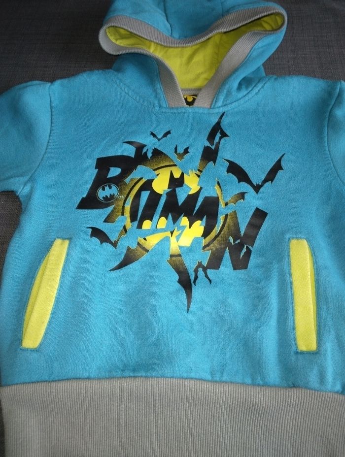 Sweat à capuche batman 3/4ans=>102cm en TBE - photo numéro 2