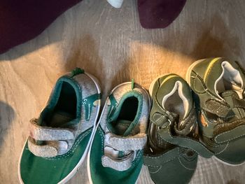 2 chaussures taille 20 garçon 