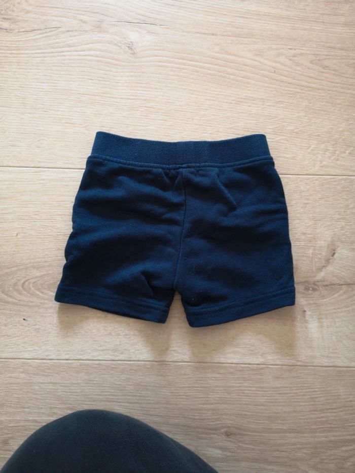 Short 9/12mois - photo numéro 2