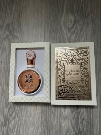 Eau de parfum lattafa fakhar rose  100ml  neuf sous blister