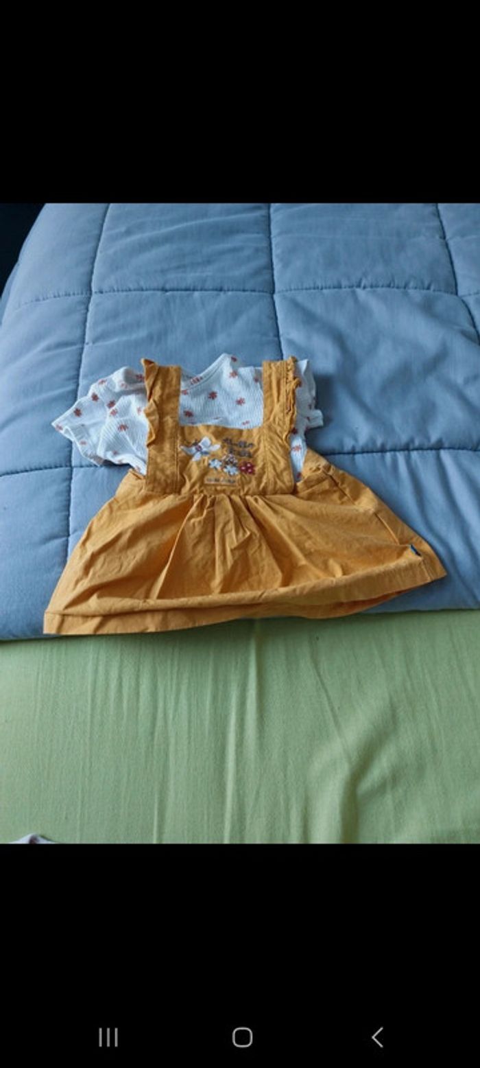 Robe 1mois
