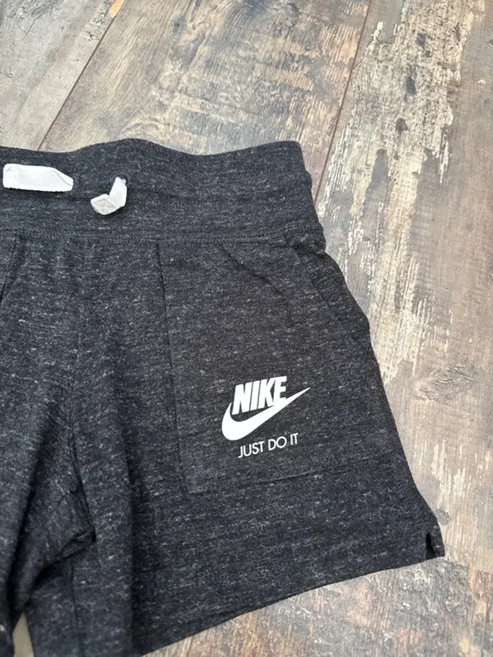 Short Nike 8-10 ans - photo numéro 2