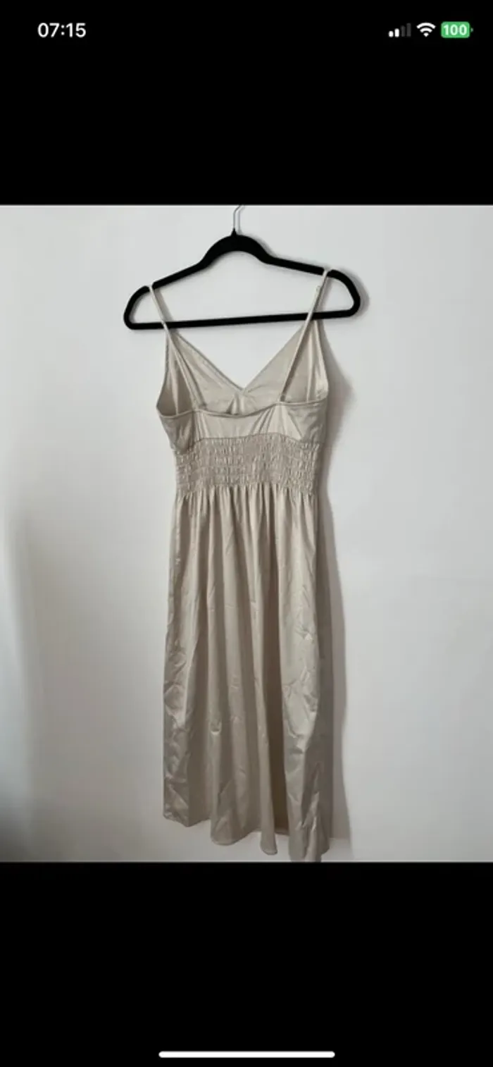 Robe longue satinée crème - photo numéro 4