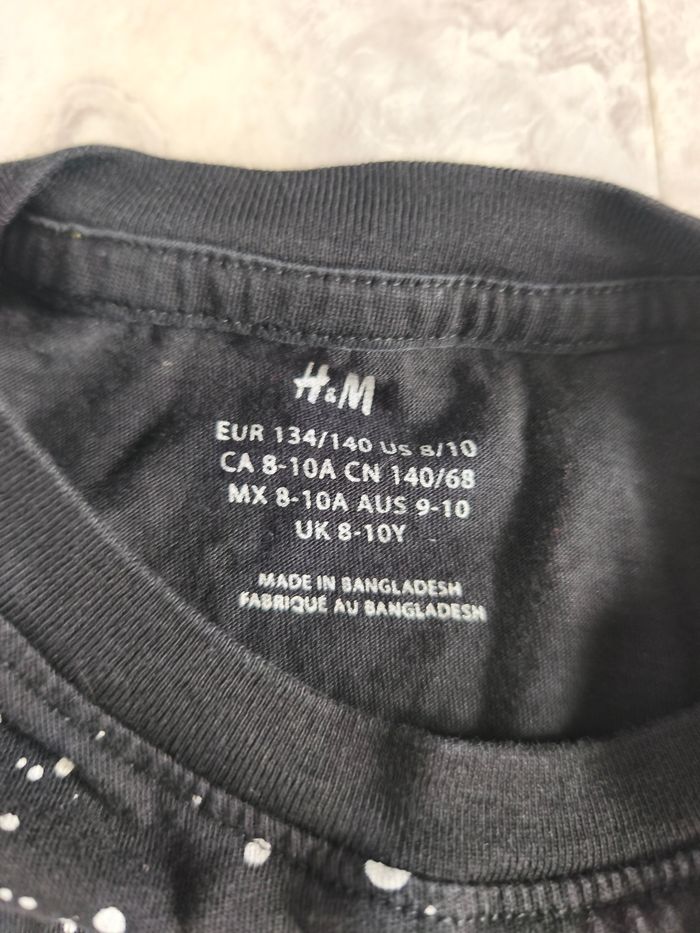 Tee shirt manches longues noir à points blancs H&M taille 8/10 ans - photo numéro 2