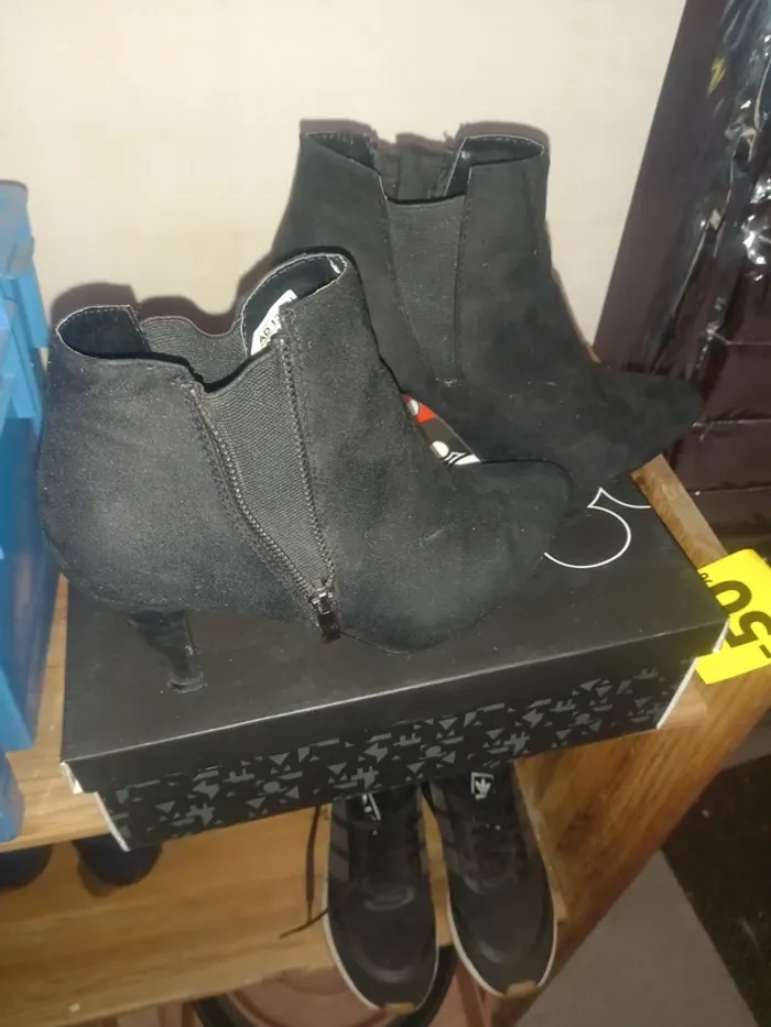 Chaussures à talon nubuck - photo numéro 2