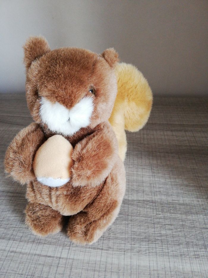 Écureuil peluche