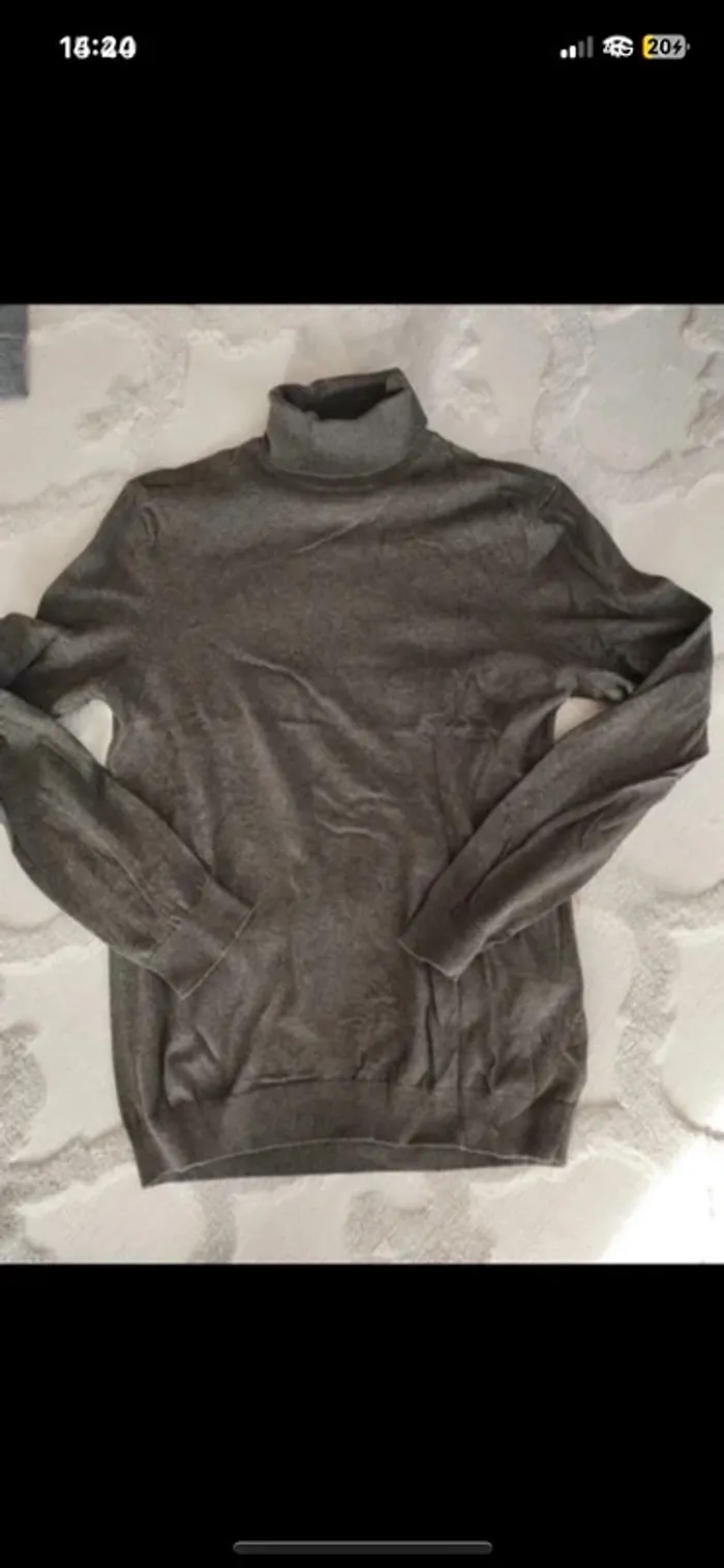 Lot de 5 pulls taille M et s taille un peu grand convient au M - photo numéro 4