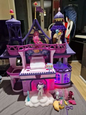 Chateau my little pony