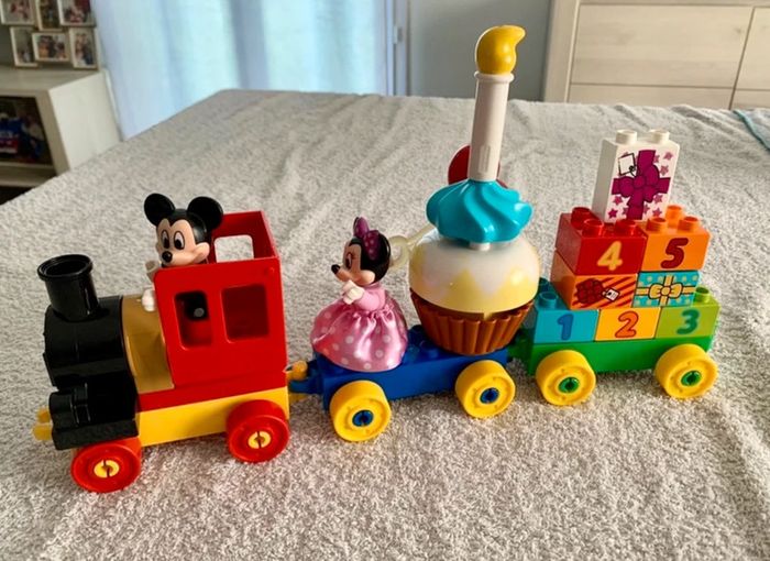 Lego 10597 La parade d’anniversaire Mickey et Minnie - photo numéro 2