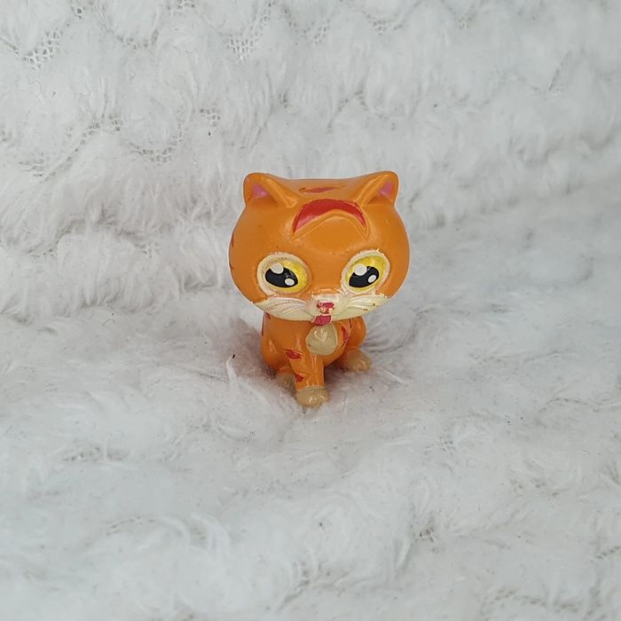 Petite figurine jouet chat tigré orange