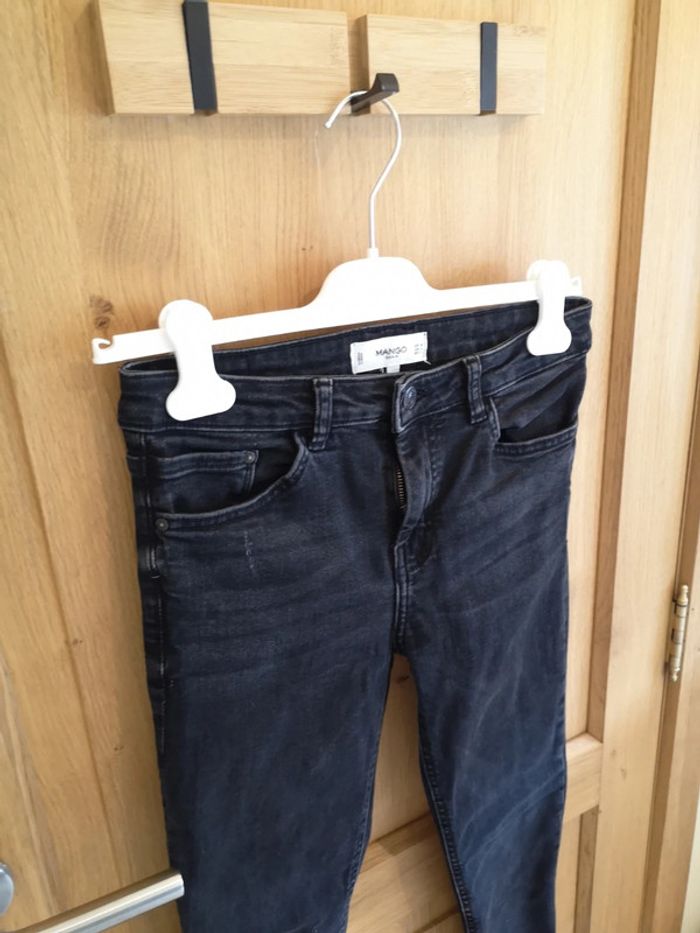Jeans Mango frangé en noir 36