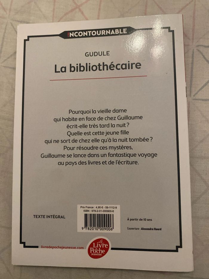 Livre « La bibliothécaire » - photo numéro 2