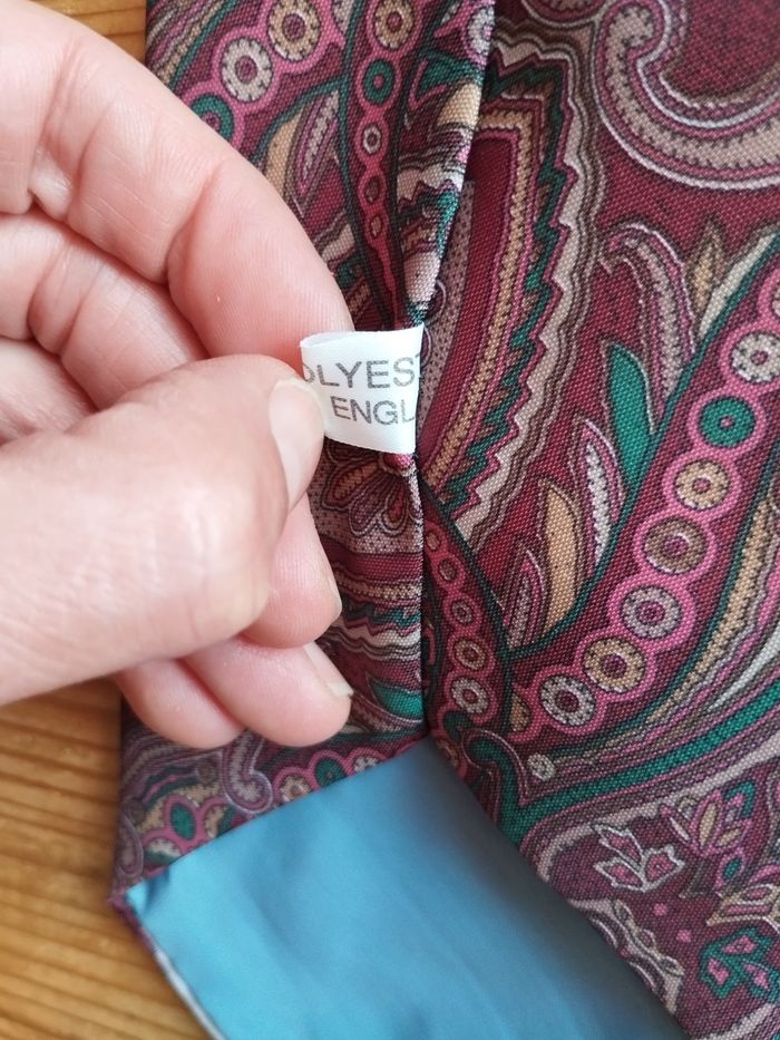 Cravate Bordeaux Élégante avec Motifs - Intérieur bleu - TBE - photo numéro 6