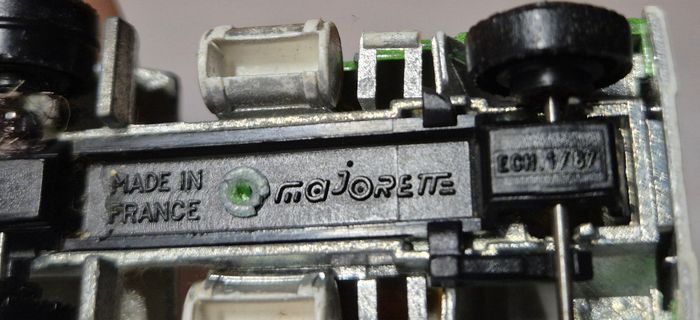 Miniature majorette camion Ford cl9000 + semiI surbaissee porte tractopelle 1/87 - photo numéro 6