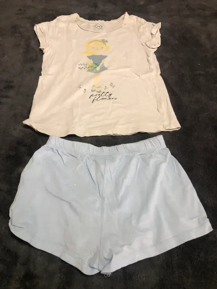 Lot vêtements fille 5 ans jupes tee shirt veste short catimini - photo numéro 15