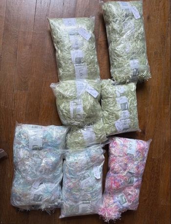 27 pelotes à frange Léa