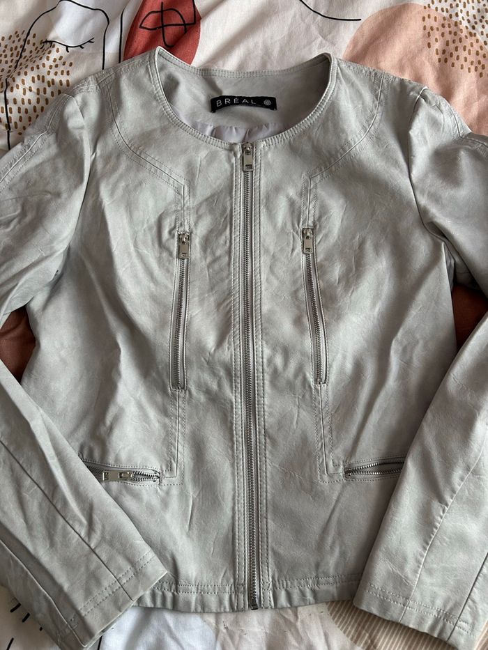 Veste en similicuir grise taille 40 - photo numéro 5