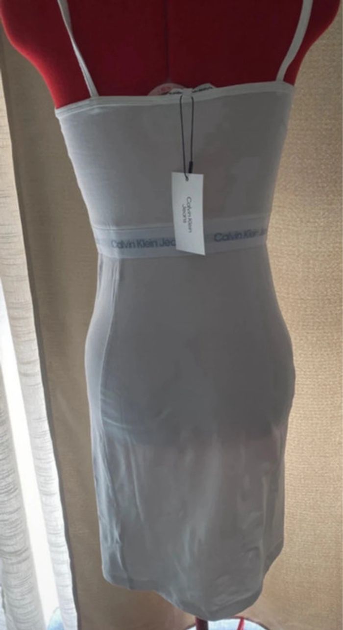 Robe Calvin Klein blanche taille S - photo numéro 3