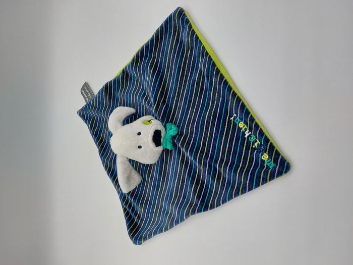Doudou plat chien blanc ORCHESTRA Magichien Bleu rayures vert pistache nœud