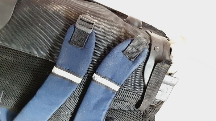 Cartable à roulettes crocodile bleu 42 x 31 cm - photo numéro 7