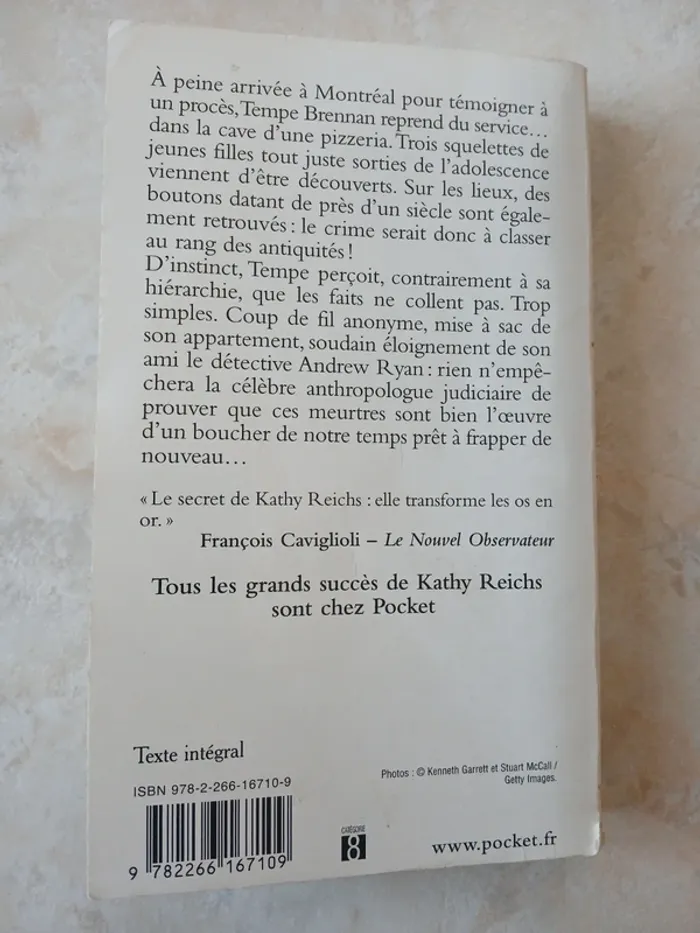 Meurtres à la carte de Kathy Reichs chez Pocket - photo numéro 2