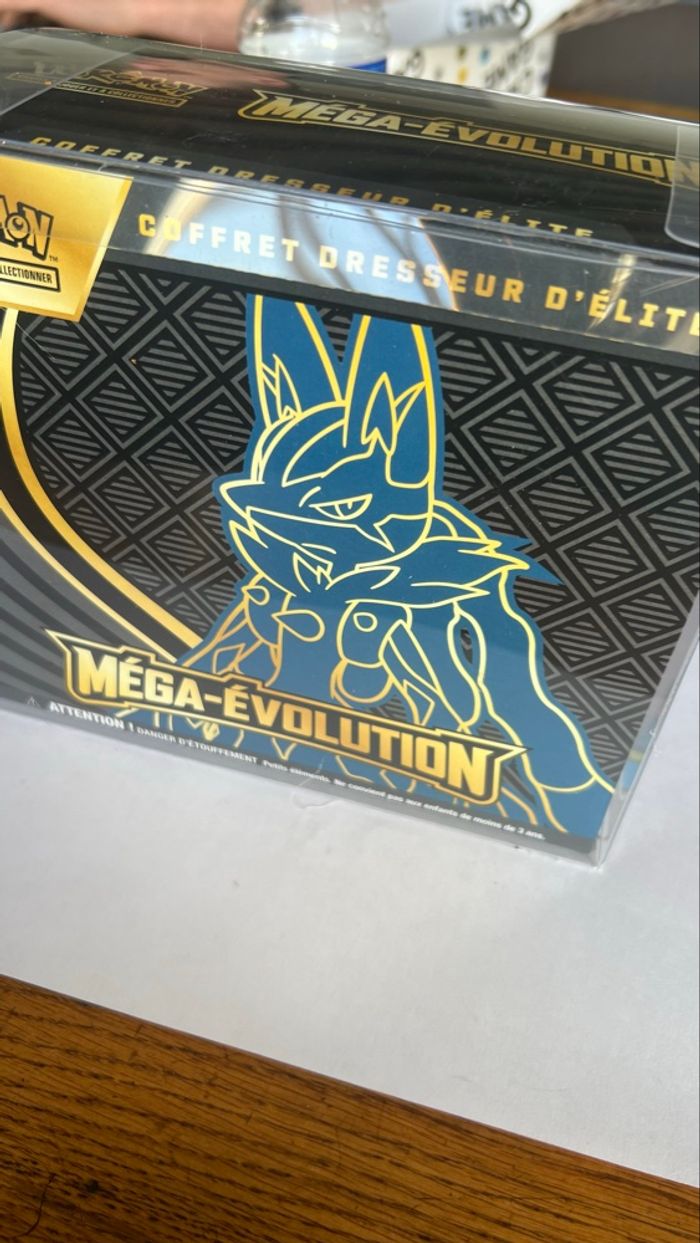 ETB Me1 ouverte avec booster ouverts . - photo numéro 2