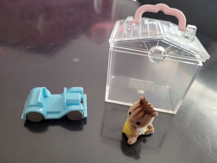 Sylvanian Families 5203 Valisette bébé Écureuil et voiture - photo numéro 5