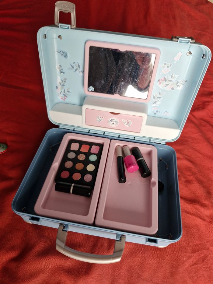 Magnifique vanity maquillage garni - photo numéro 4