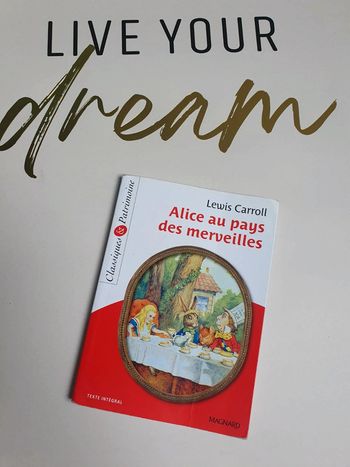 Livre Alice au pays des merveilles