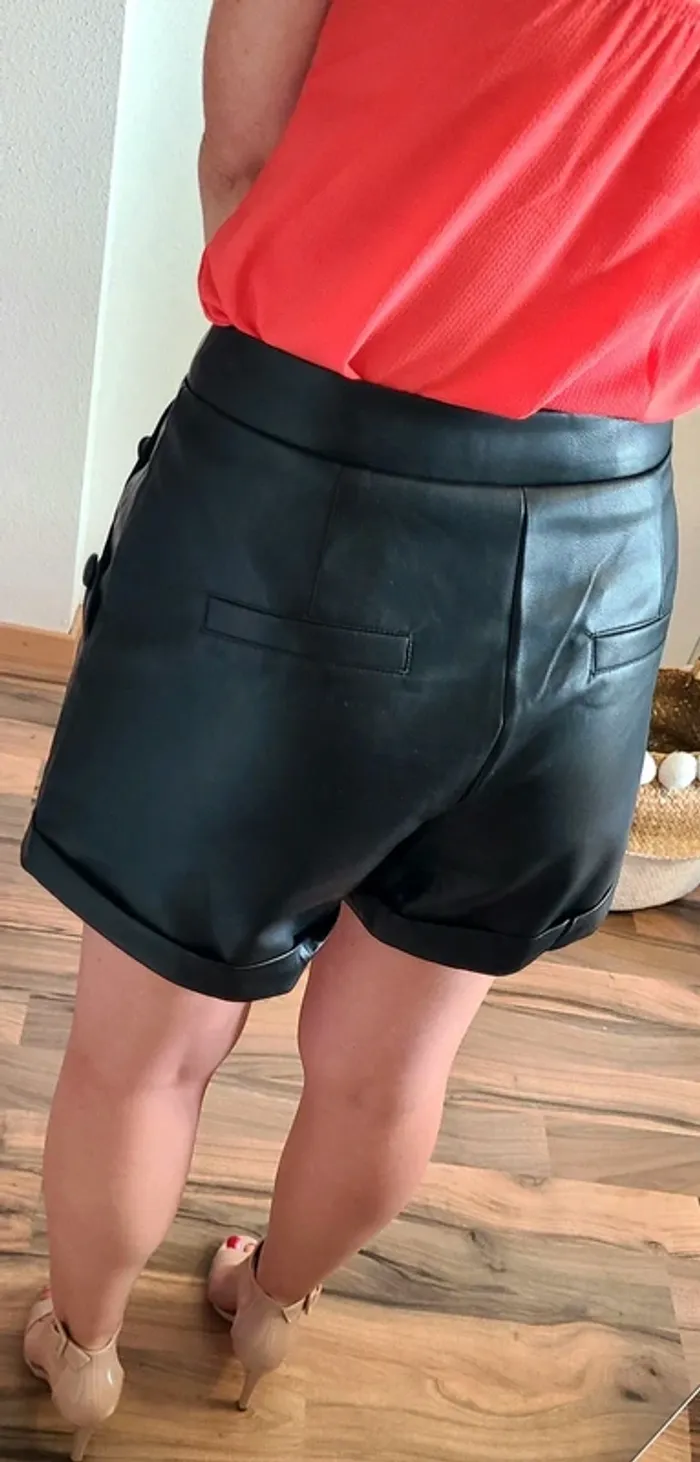 Short similicuir 🍬 Neuf avec étiquette - Plusieurs tailles disponibles - photo numéro 4