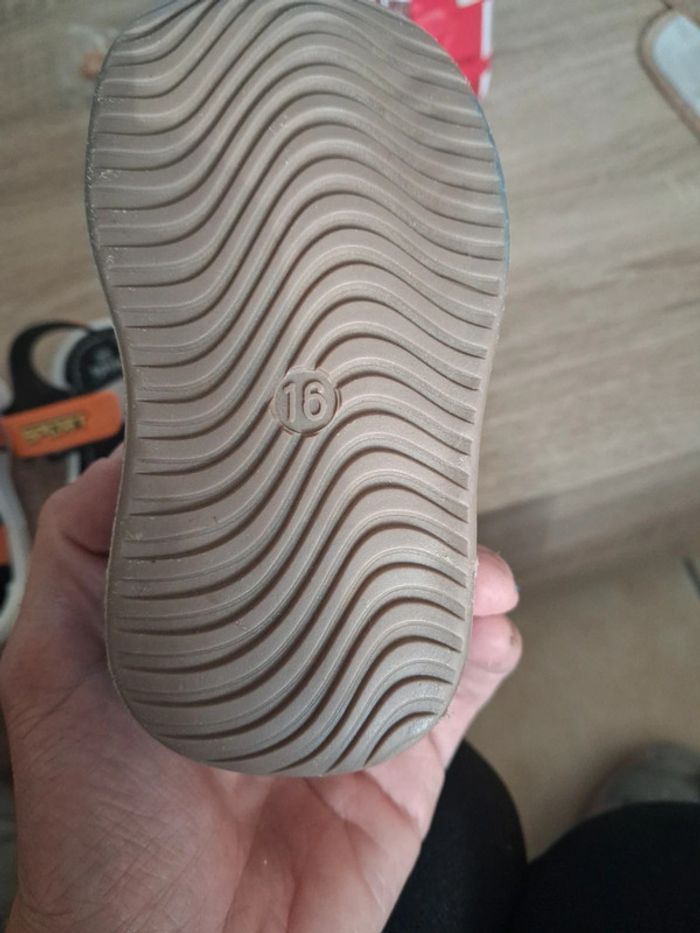 Vend 2 paire bébé - photo numéro 3